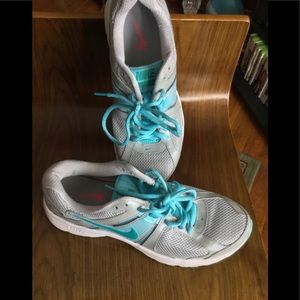 Nike Dart 10 Women’s Running Shoes lightly worn.
